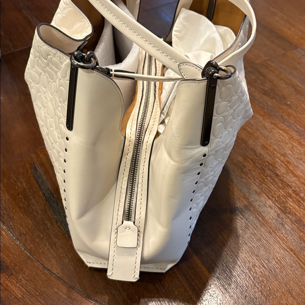Coach White Embossed Shoulder Bag - Picture 8 of 8